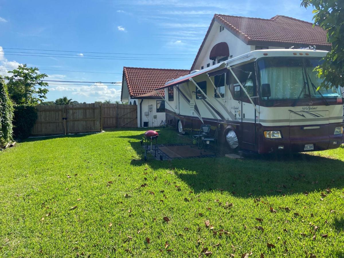 Remodeled And Comfortable Rv - Free Parking Miami Extérieur photo
