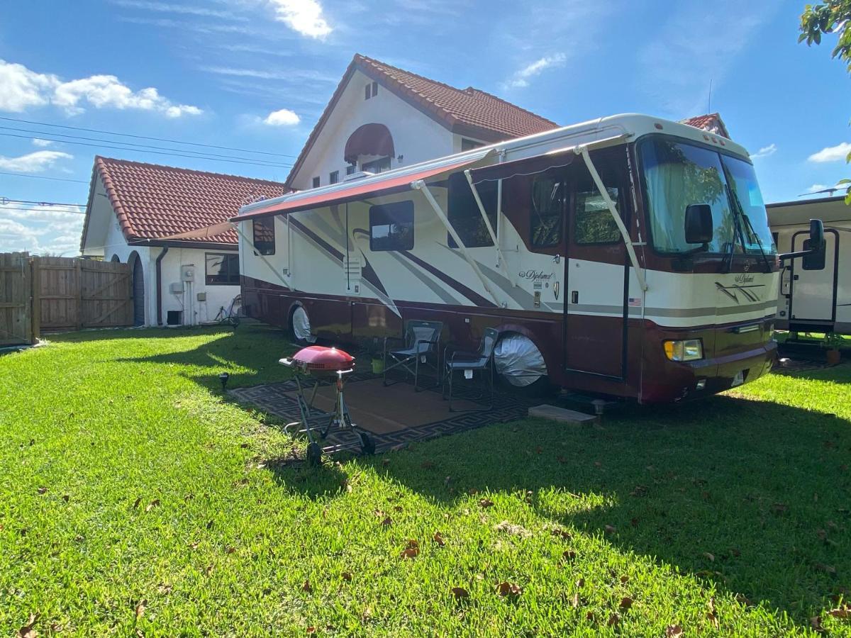 Remodeled And Comfortable Rv - Free Parking Miami Extérieur photo
