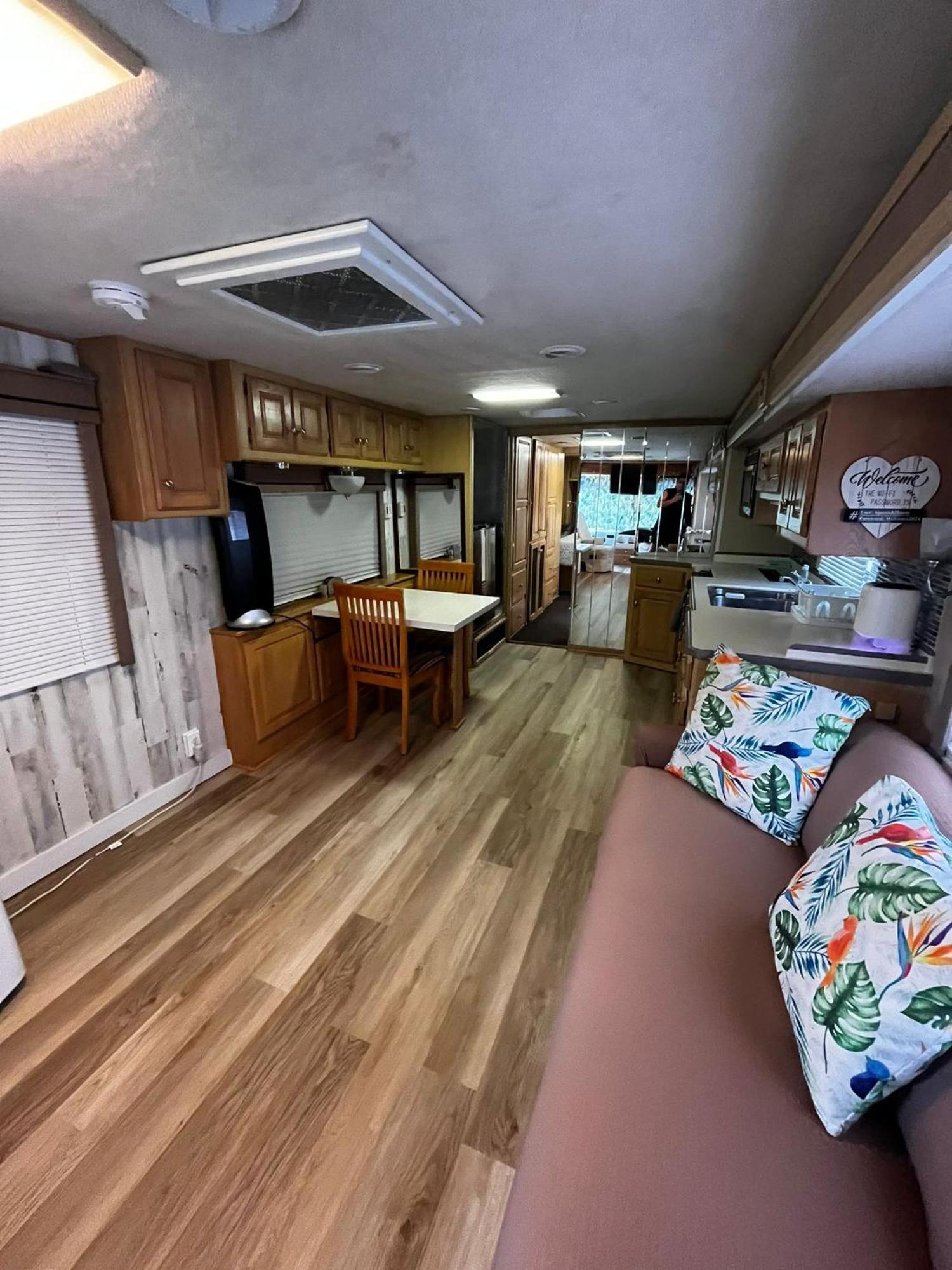Remodeled And Comfortable Rv - Free Parking Miami Extérieur photo